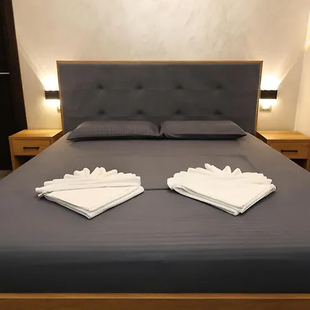 Salvadore Hotel 3*